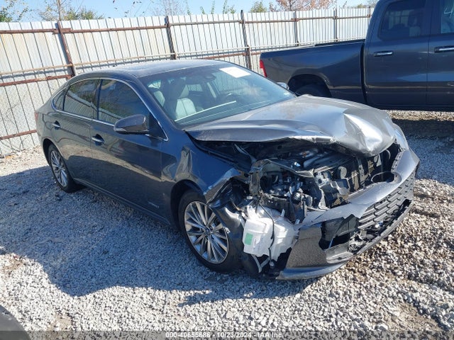2017 4T1BD1EB2HU058236 main image