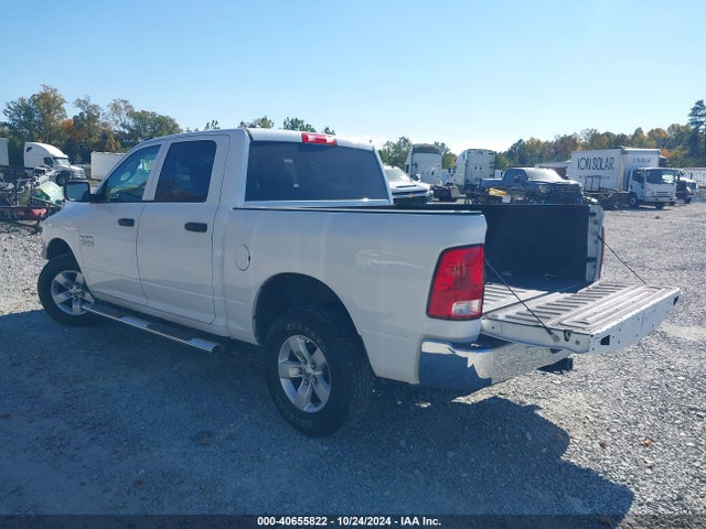 1C6RR7KG1JS254815 RAM 1500 Tradesman  4x4 5'7 Box