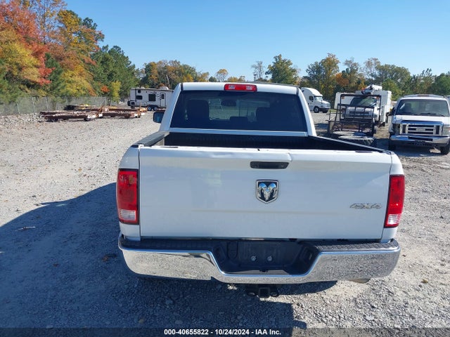 1C6RR7KG1JS254815 RAM 1500 Tradesman  4x4 5'7 Box