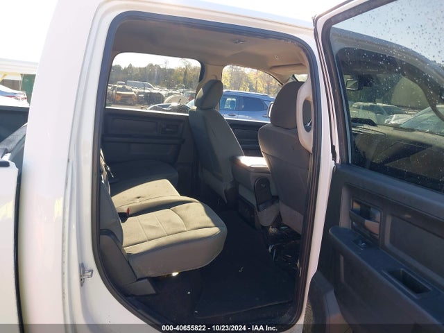 1C6RR7KG1JS254815 RAM 1500 Tradesman  4x4 5'7 Box