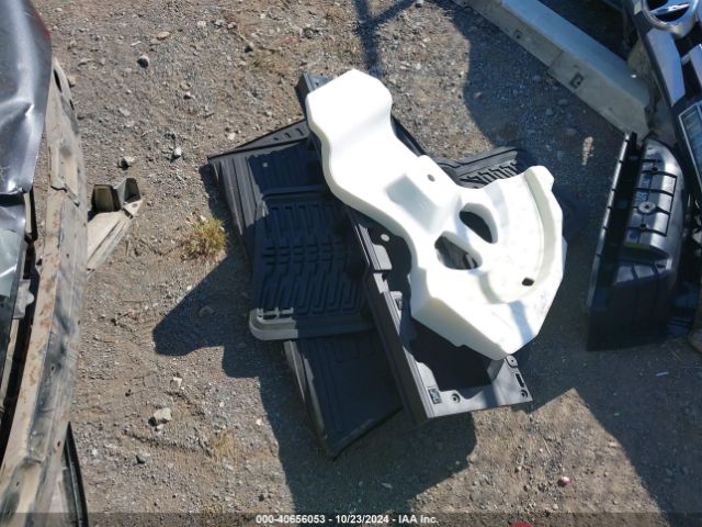 JTMBFREVXFJ039617 Toyota RAV4 LE