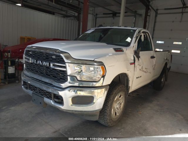 3C6MR5AJ0NG106082 RAM 2500 Tradesman  4x4 8' Box