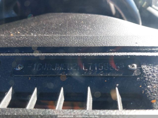 1C4BJWEG2HL715886 Jeep Wrangler Unlimited Sahara 4x4
