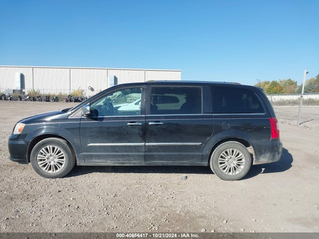 2C4RC1GG8ER387756 Chrysler Town & Country Limited