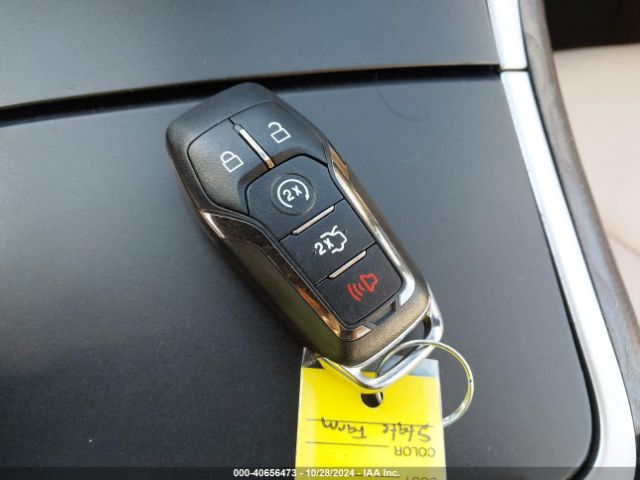 2LMTJ8KR3GBL27747 Lincoln Mkx Select