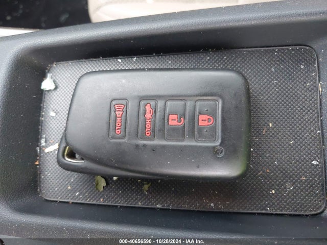 JTHBA1D28H5047202 Lexus IS 200T