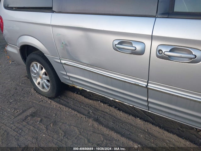 40656669 :رقم المزاد ، 2C8GT54L92R557987 vin ، 2002 Chrysler Town & Country Lxi مزاد بيع