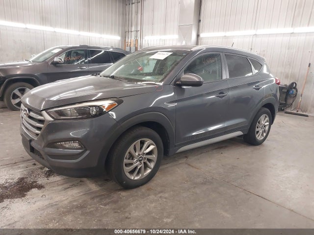 Hyundai TUCSON SE 2017 KM8J3CA46HU390374 Image 2