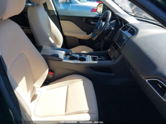 SADCJ2BV3HA494718 Jaguar F-pace 35t Premium