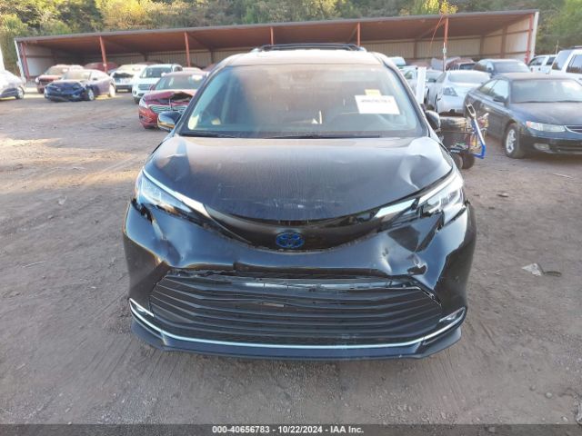 5TDJRKEC5NS083292 Toyota SIENNA XLE