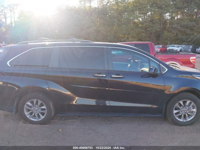 5TDJRKEC5NS083292 Toyota SIENNA XLE