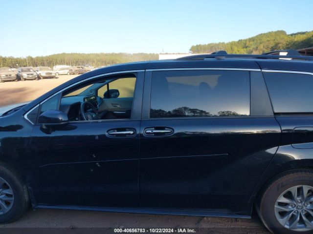 5TDJRKEC5NS083292 Toyota SIENNA XLE