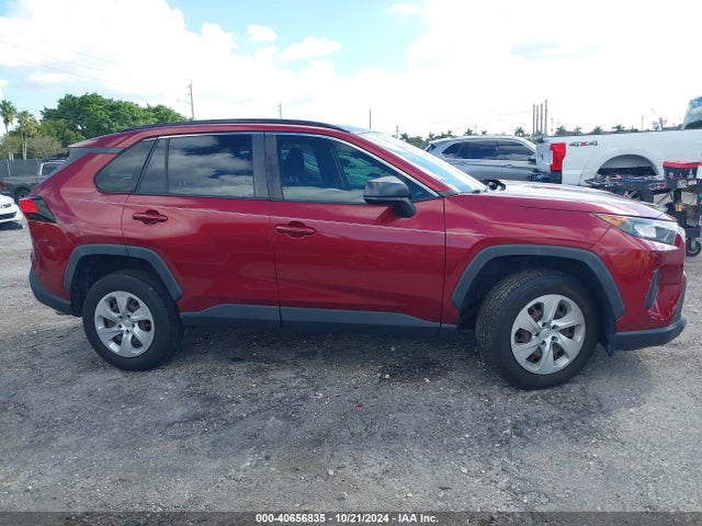 Toyota RAV4 LE 2019 JTMH1RFV1KJ008788 Image 13