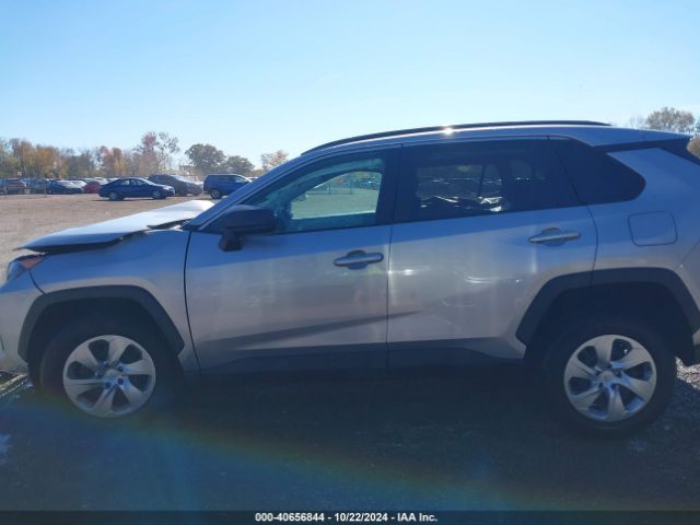 2T3F1RFV2MC220953 Toyota RAV4 LE