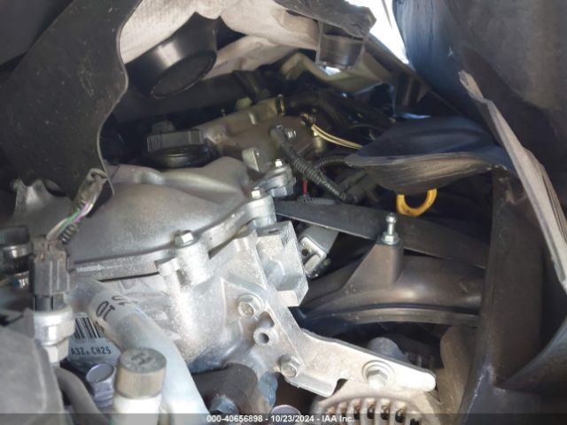 NMTKHMBX2LR105559 Toyota C-HR LE