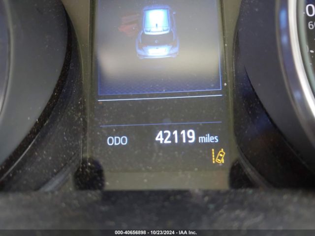 NMTKHMBX2LR105559 Toyota C-HR LE