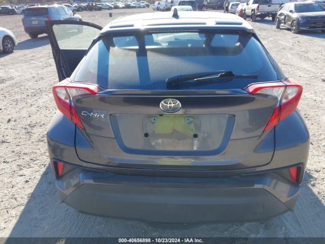 NMTKHMBX2LR105559 Toyota C-HR LE
