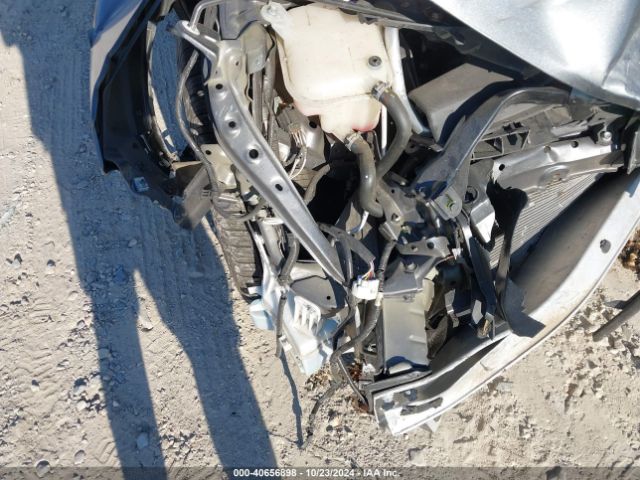 NMTKHMBX2LR105559 Toyota C-HR LE