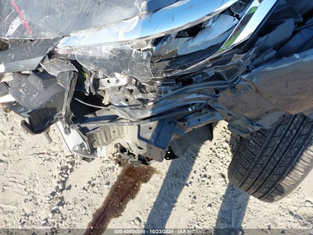 NMTKHMBX2LR105559 Toyota C-HR LE