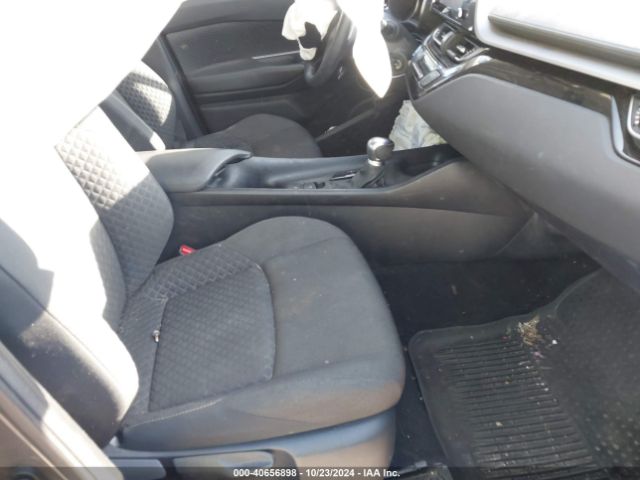 NMTKHMBX2LR105559 Toyota C-HR LE