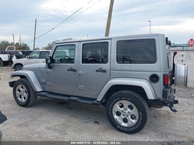 1C4BJWEG2EL110813 Jeep Wrangler Unlimited Sahara