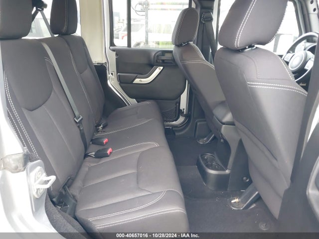 1C4BJWEG2EL110813 Jeep Wrangler Unlimited Sahara