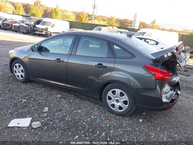 Ford FOCUS S 2016 1FADP3E28GL401156 Image 3