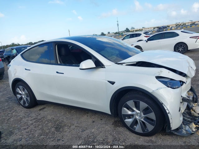 Tesla Model Y Rwd 2023 7SAYGDED1PF957284 Image 13