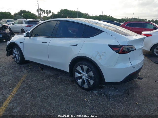 2023 TESLA MODEL Y 7SAYGDED1PF957284 Photo 2