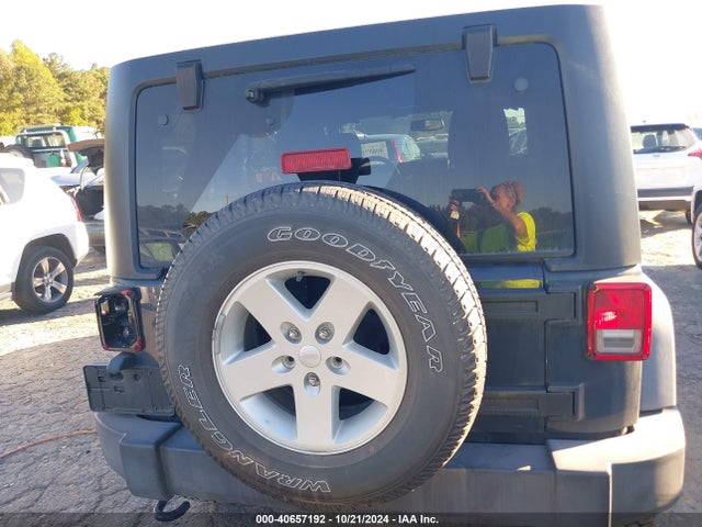 1C4HJWDG1JL890552 Jeep Wrangler Jk Unlimited Sport S 4x4