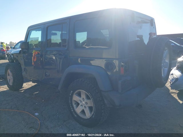 1C4HJWDG1JL890552 Jeep Wrangler Jk Unlimited Sport S 4x4