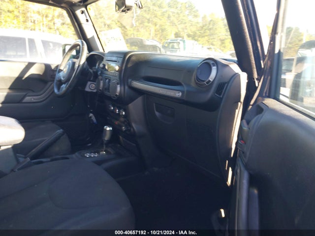1C4HJWDG1JL890552 Jeep Wrangler Jk Unlimited Sport S 4x4