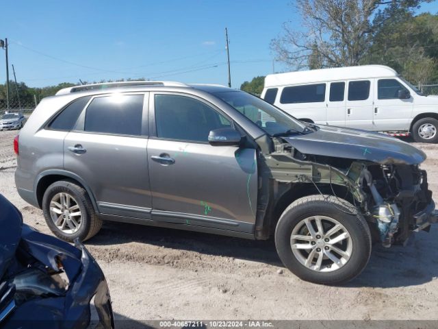 5XYKT3A63FG592839 KIA SORENTO LX