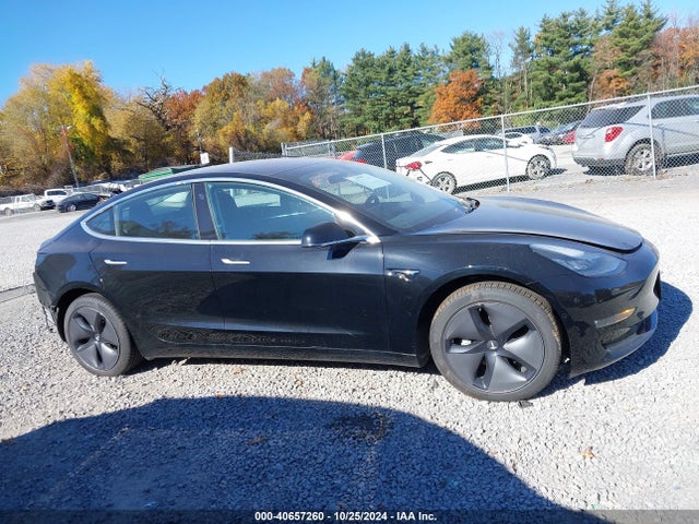 Tesla Model 3 Long Range/mid Range 2018 5YJ3E1EA9JF152769 Image 14