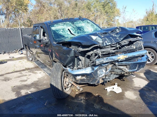 2017 1GC1KWEY1HF159814 main image