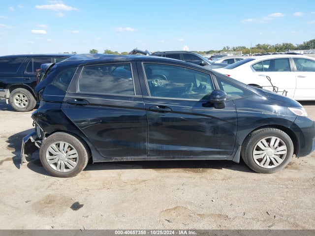 Honda FIT LX 2015 3HGGK5H53FM775521 Image 12