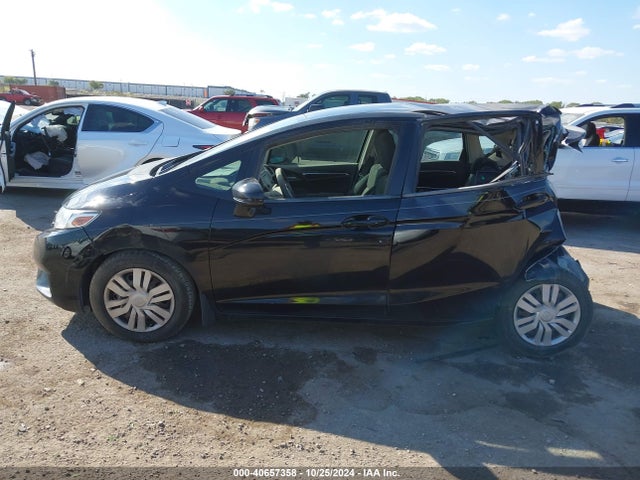 Honda FIT LX 2015 3HGGK5H53FM775521 Image 13