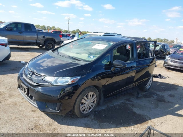 Honda FIT LX 2015 3HGGK5H53FM775521 Image 2