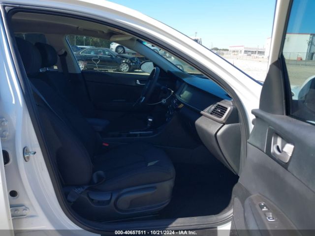 5XXGT4L32JG235891 KIA Optima Lx