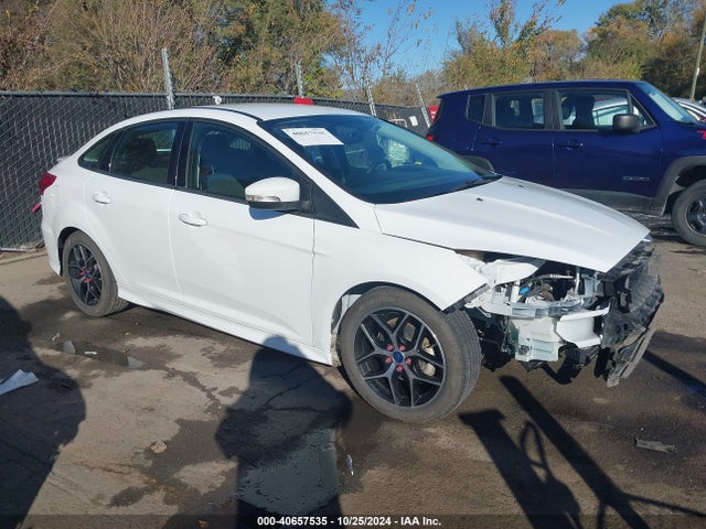 Ford FOCUS SE 2016 1FADP3F23GL403900 Image 13