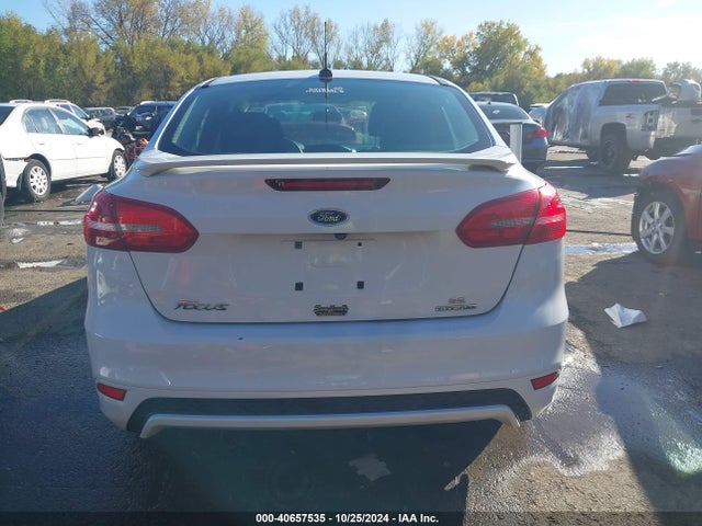 Ford FOCUS SE 2016 1FADP3F23GL403900 Image 16