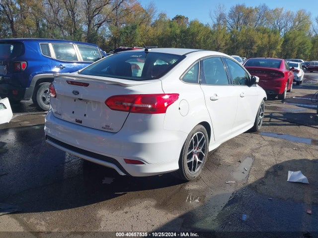 Ford FOCUS SE 2016 1FADP3F23GL403900 Image 4