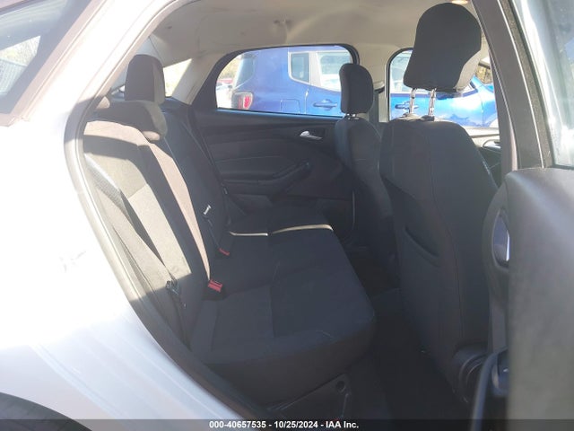 Ford FOCUS SE 2016 1FADP3F23GL403900 Image 8