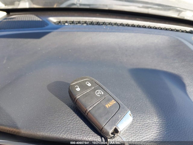 3C4NJDBBXKT630963 Jeep Compass Altitude 4x4