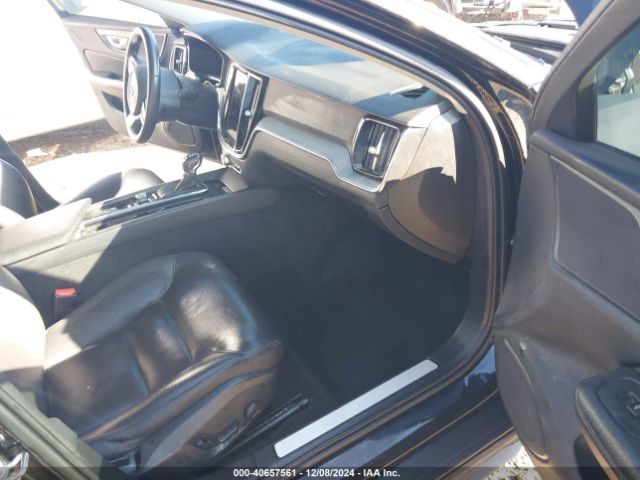 YV4102WK9M1071560 Volvo V60 Cross Country T5