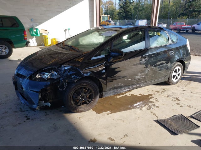 Toyota Prius Two 2014 JTDKN3DU9E1770420 Image 2