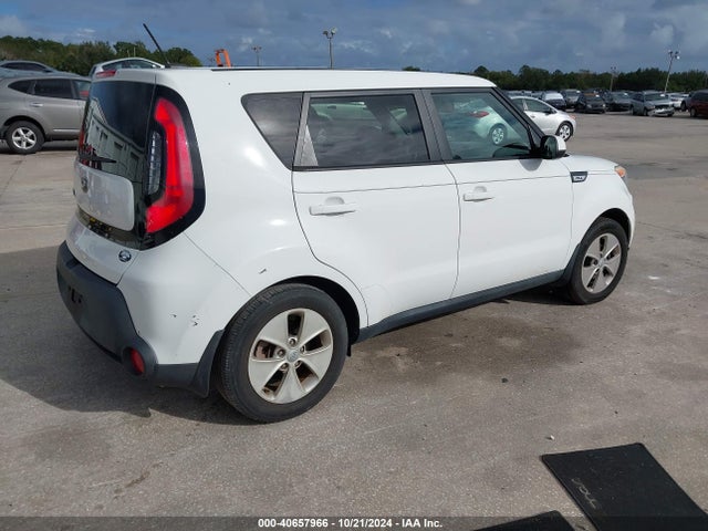 KIA Soul 2015 KNDJN2A2XF7185272 Image 4