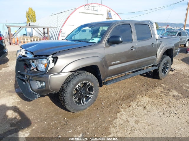 Toyota Tacoma Double Cab 2014 3TMLU4EN3EM143882 Image 2