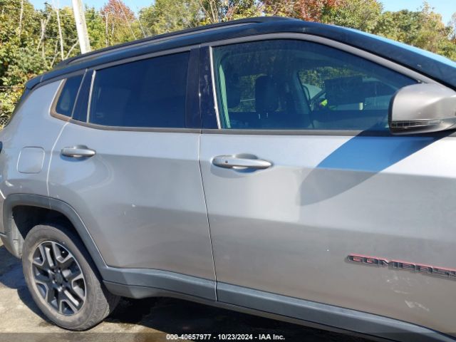 3C4NJDDB8KT617996 Jeep Compass Trailhawk 4x4
