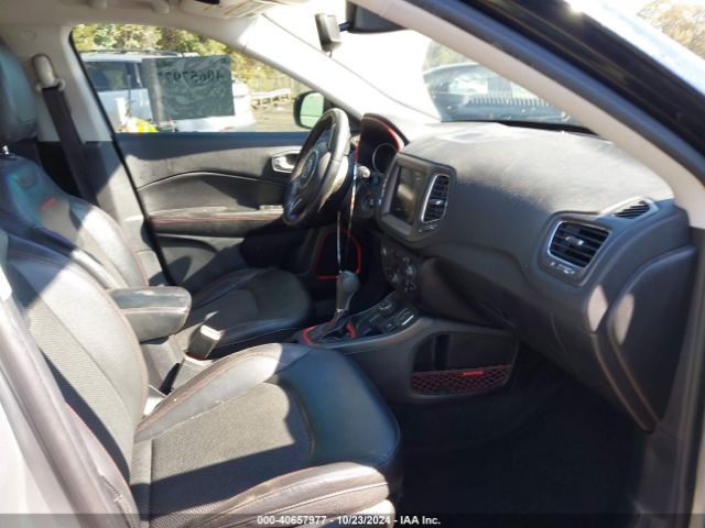 3C4NJDDB8KT617996 Jeep Compass Trailhawk 4x4